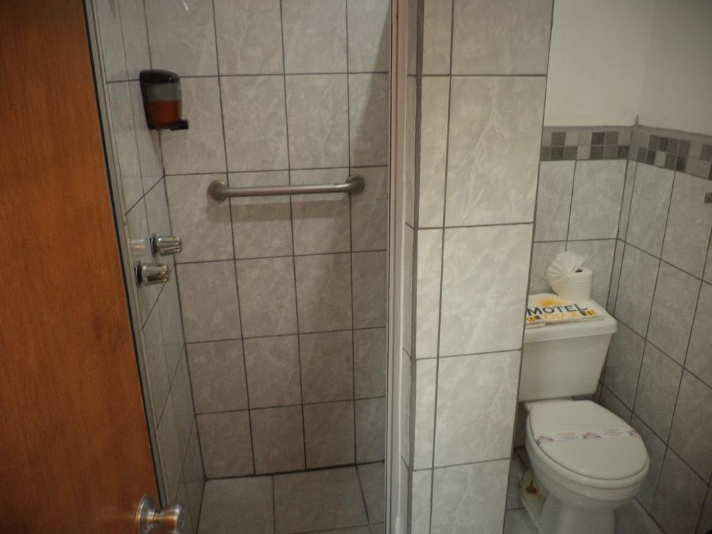 Hotel Diaz Тихуана Номер фото