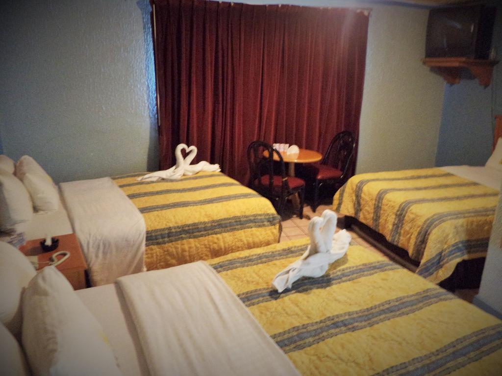 Hotel Diaz Тихуана Номер фото