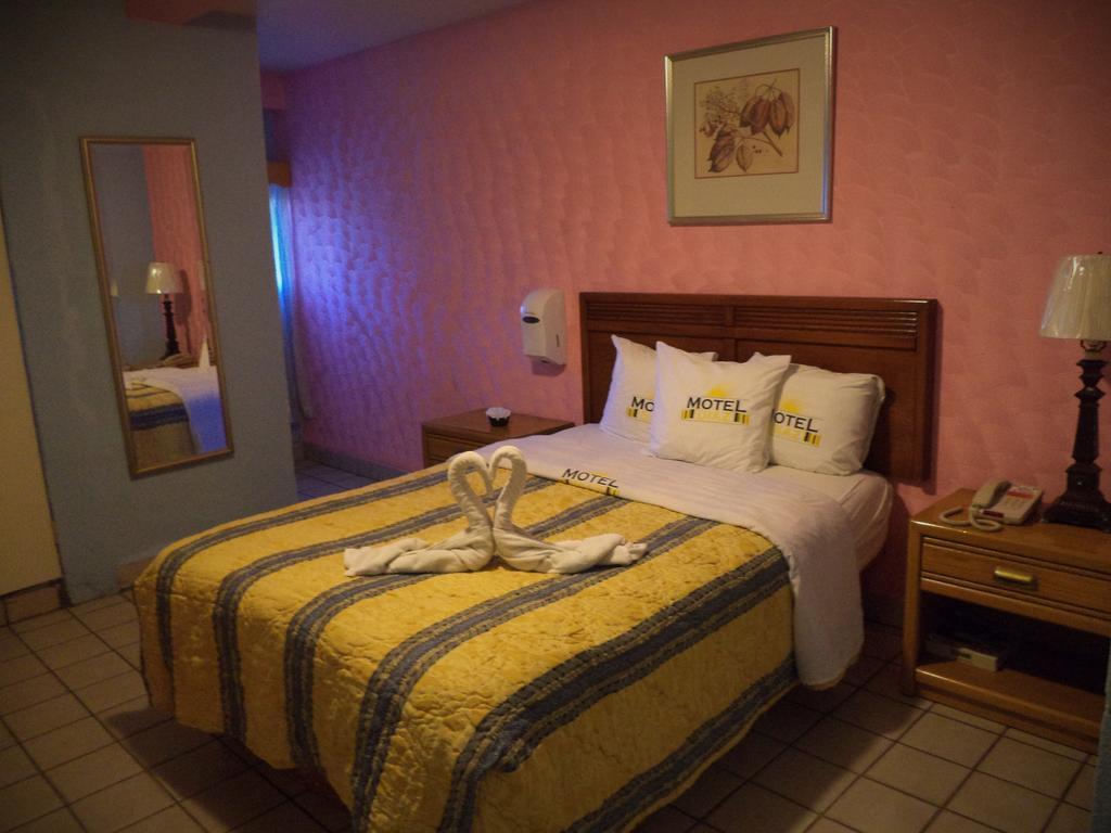 Hotel Diaz Тихуана Экстерьер фото